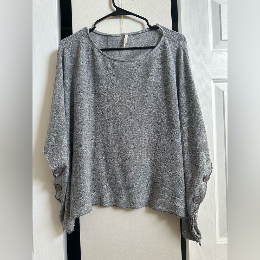 Olivia Moon Gray Flowy Poncho Bohemian Buttons Top XL